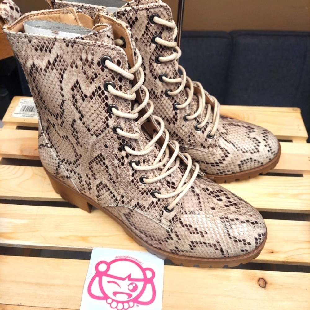 Sugar Womens Reggie Lace-Up Combat & Lace-up Boots Size 8.5 NWT